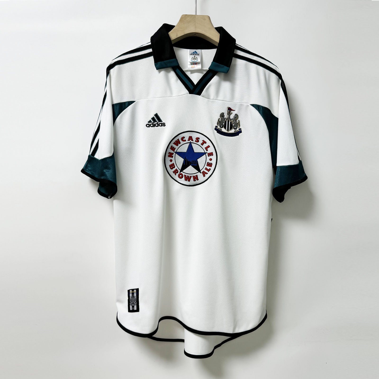 Newcastle / 1999-2000 / Away